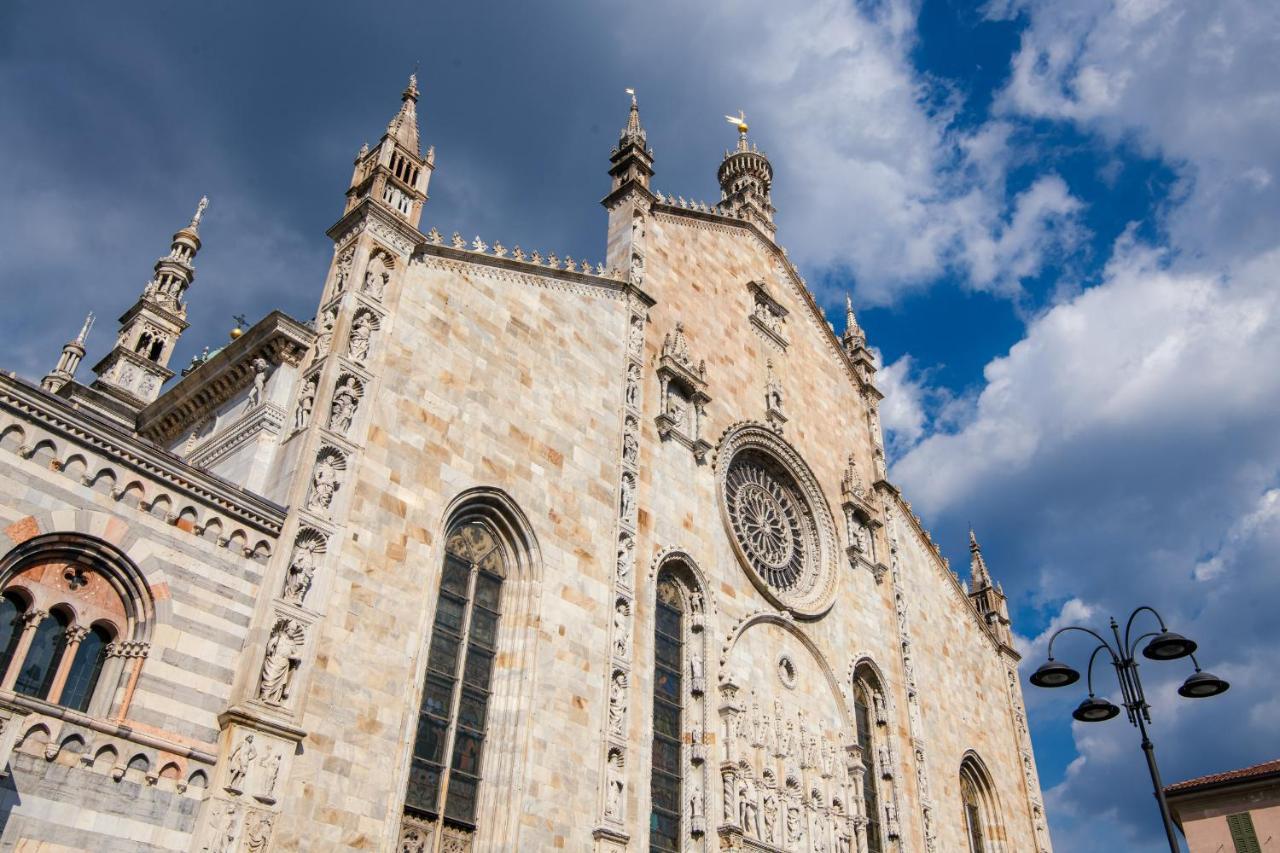 House Of Glass Cathedral View - The House Of Travelers Como Exterior foto
